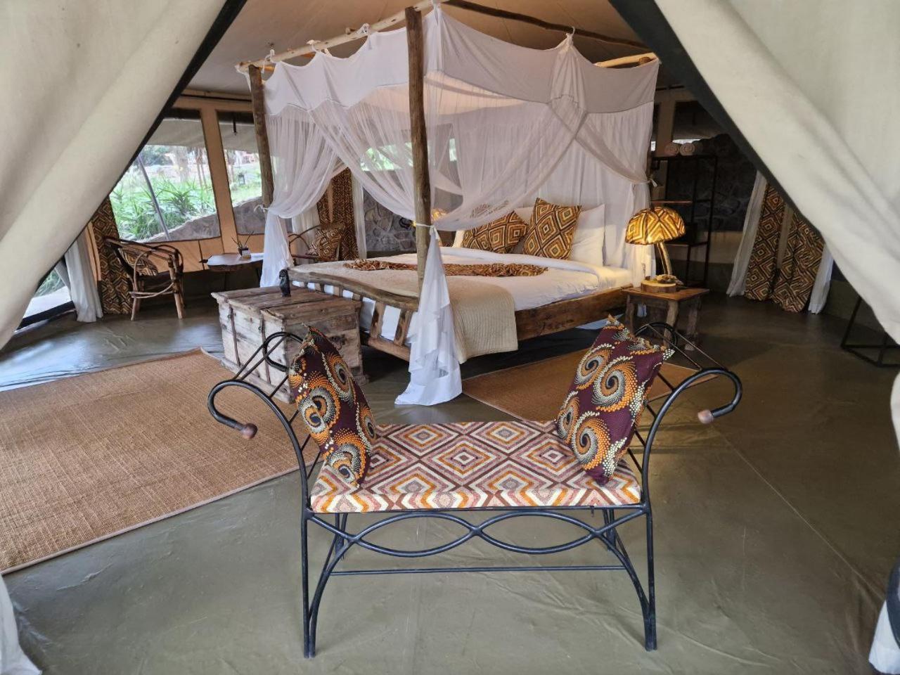Dolly Farm & River Camp, Luxury Tents Usa River Екстер'єр фото