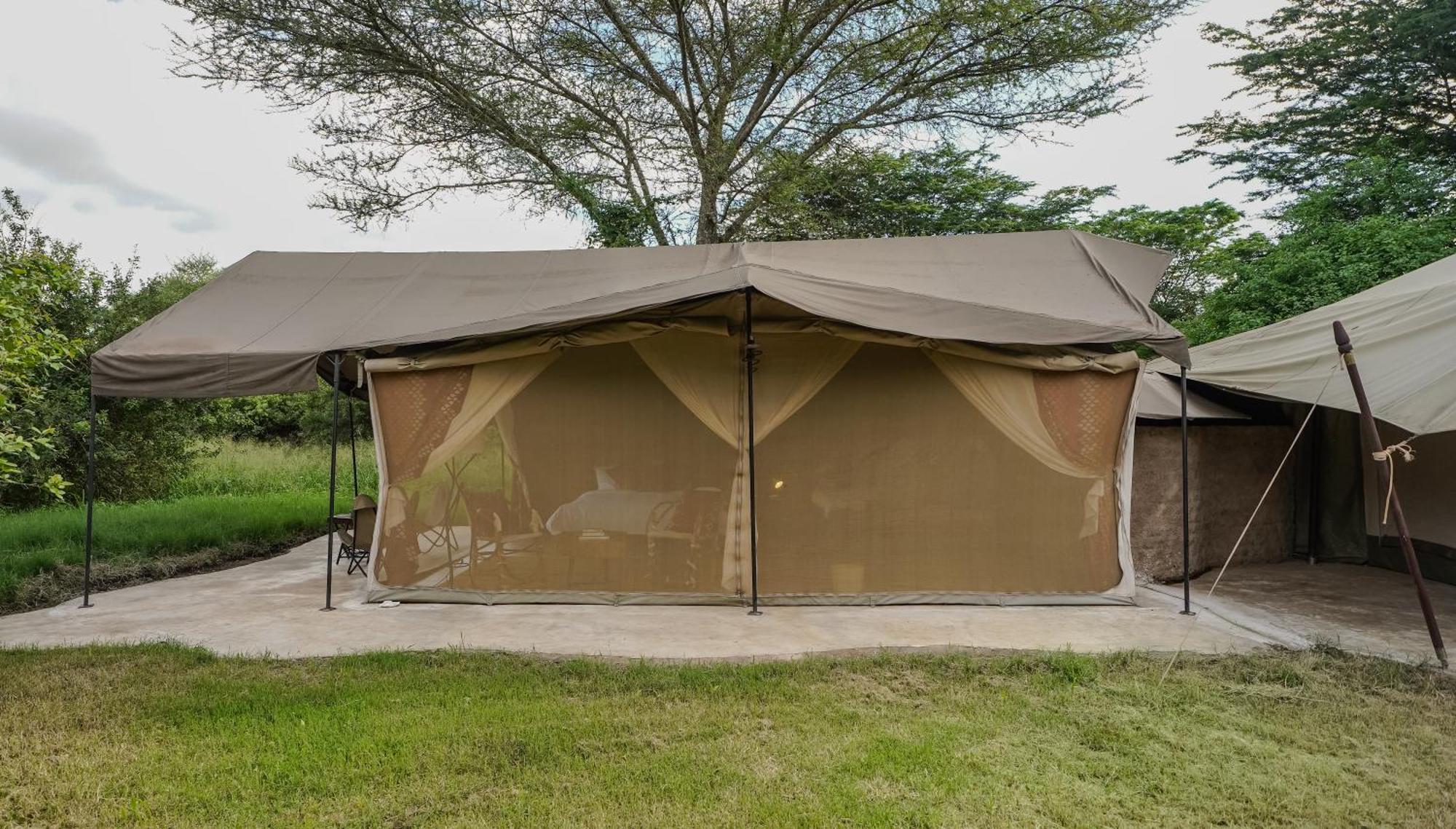 Dolly Farm & River Camp, Luxury Tents Usa River Екстер'єр фото