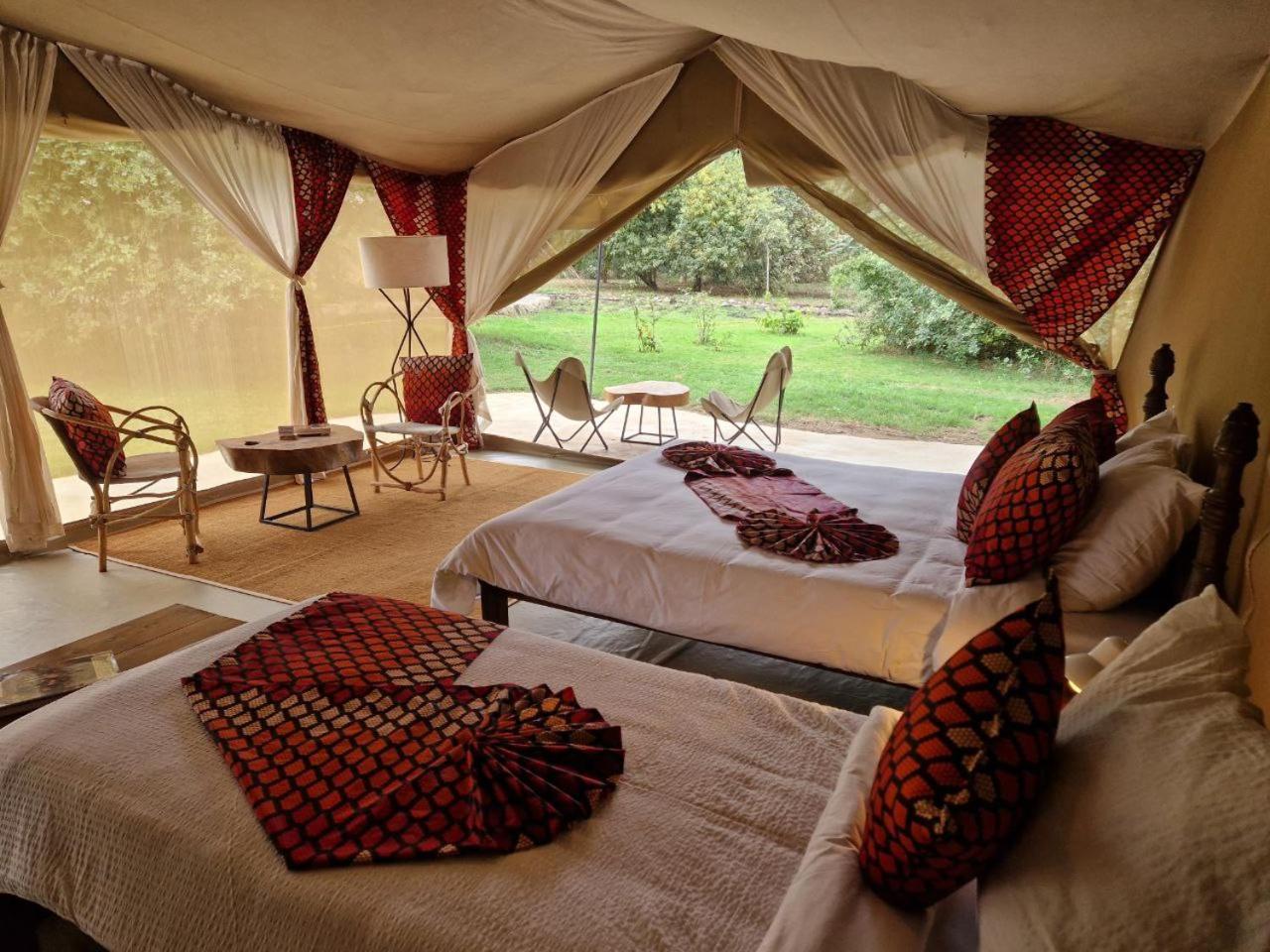 Dolly Farm & River Camp, Luxury Tents Usa River Екстер'єр фото
