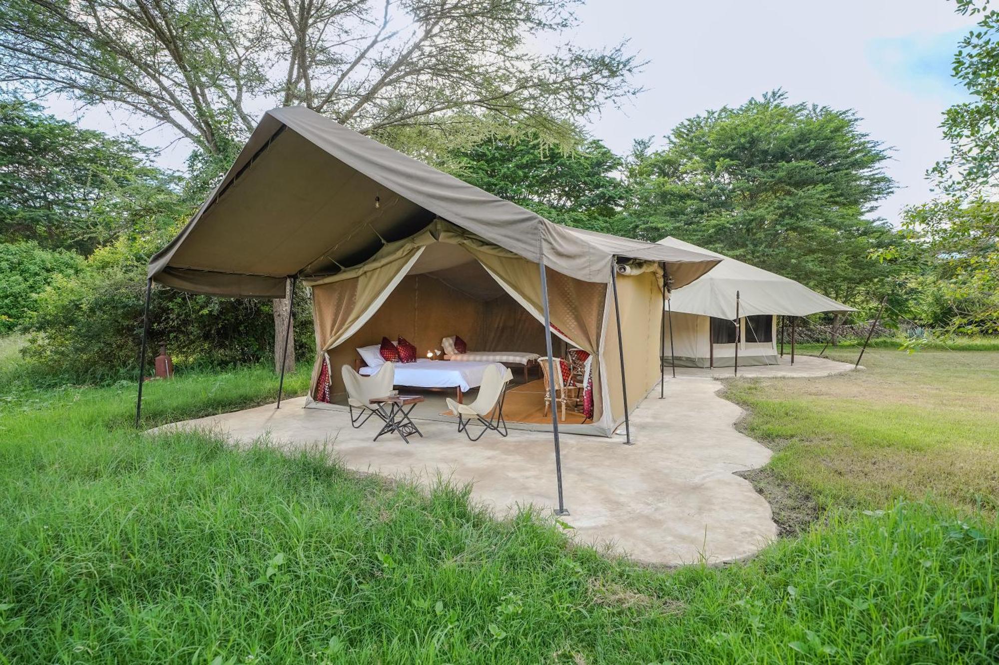 Dolly Farm & River Camp, Luxury Tents Usa River Екстер'єр фото